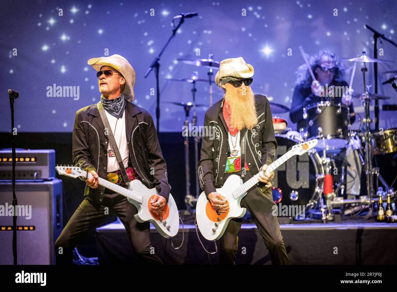 Oslo, Norvège. 15th juin 2023. Billy Gibbons et le BFG's exécutent un concert au Sentrum Scene d'Oslo. Ici, le chanteur et musicien Billy Gibbons (R) est vu en direct sur scène. (Crédit photo : Gonzales photo/Alamy Live News Banque D'Images