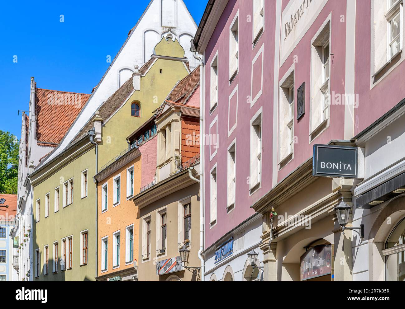 La belle vieille ville de Meissen près de Dresde dans l'état libre de Saxe, Allemagne. Prise de vue le jour de l'été avec un ciel bleu vif. Banque D'Images