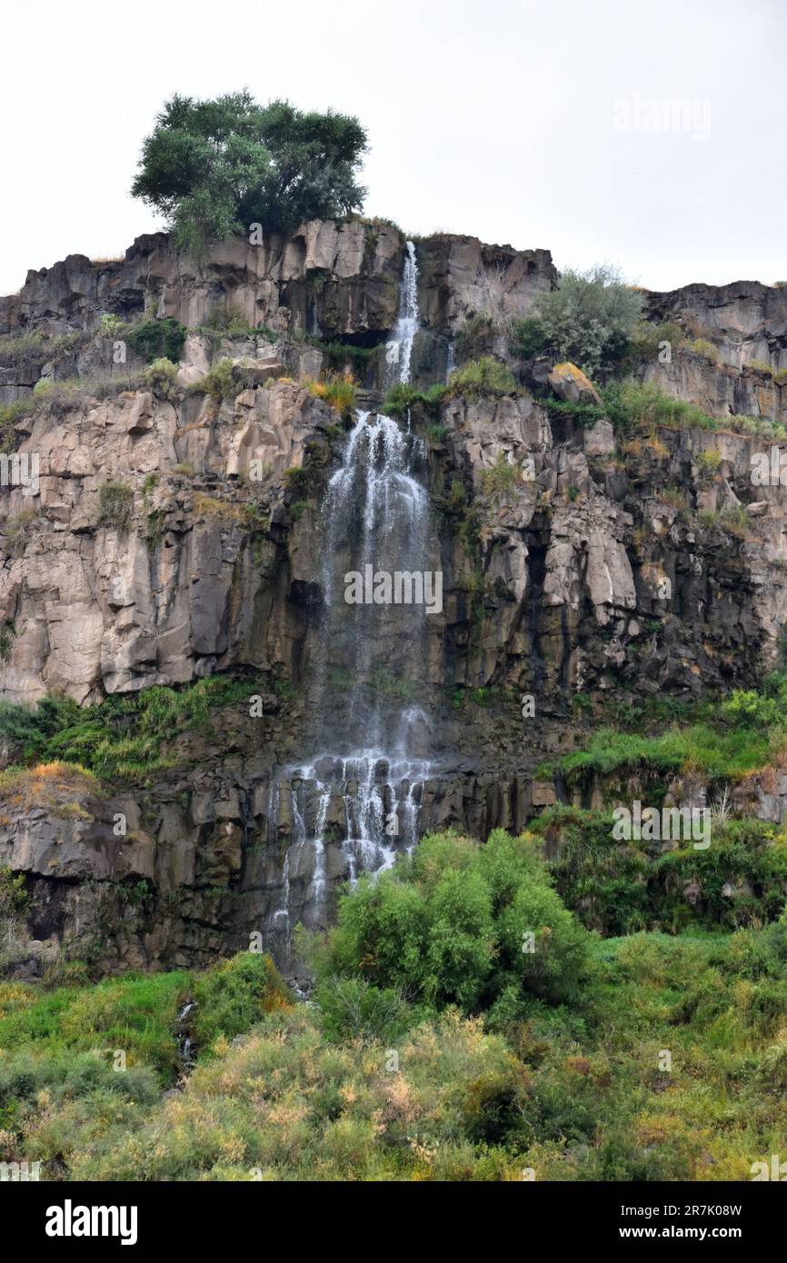 Une vue à couper le souffle sur la superbe région de Twin Falls dans l'Idaho depuis le majestueux Snake River Canyon. Banque D'Images