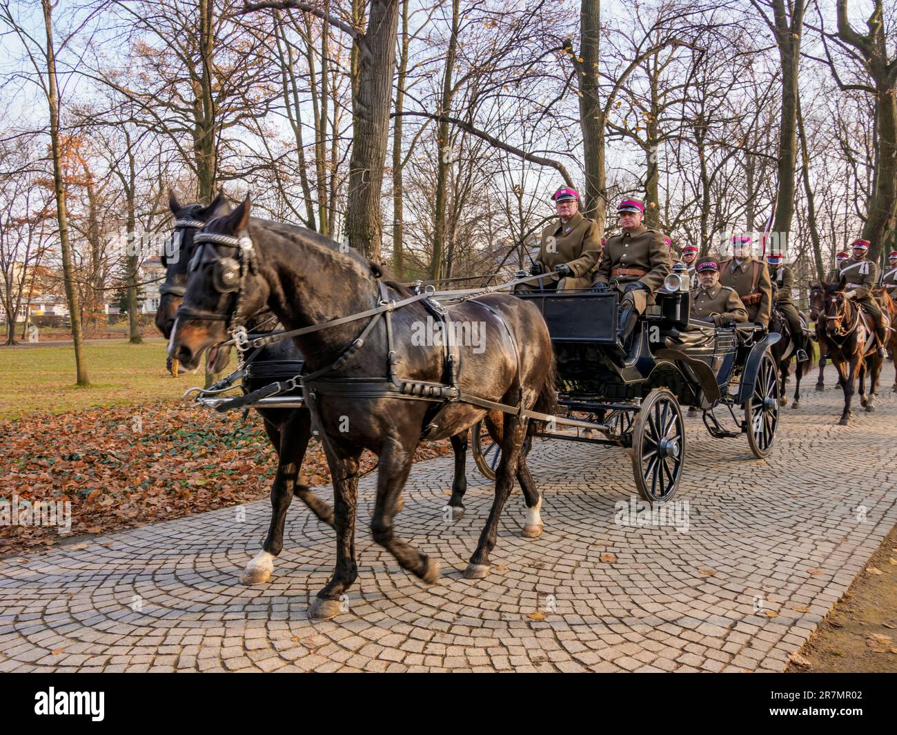 Acteur comme Jozef Pilsudski dans une calèche, National Independence Day Horse Parade, Lazienki Park ou Royal Baths Park, Varsovie, Masovian Voivodeship, Polan Banque D'Images