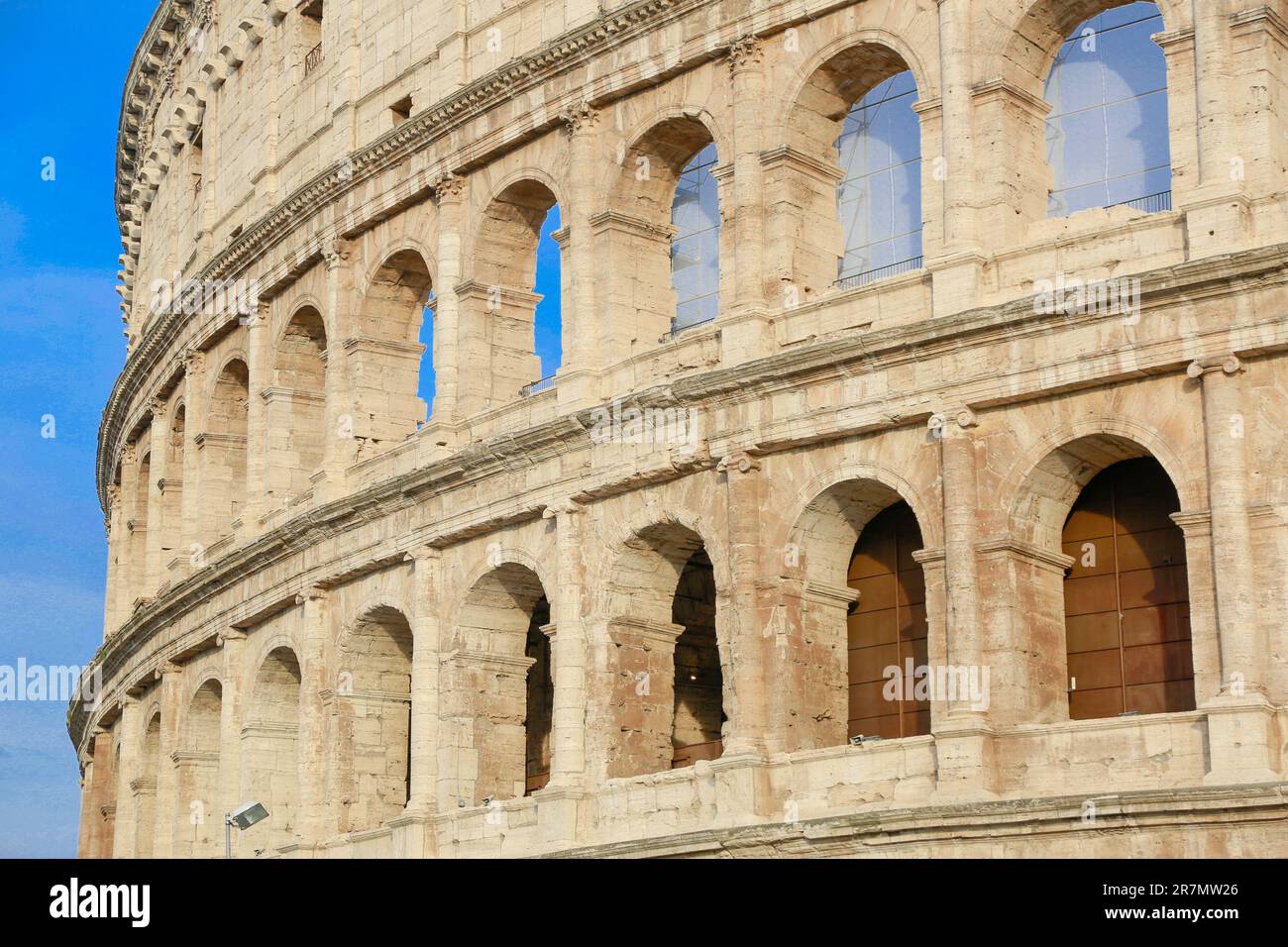 Le Colisée et Arc de Constantine de via dei Fori Imperiali, dans le centre-ville de Rome, Italie Banque D'Images