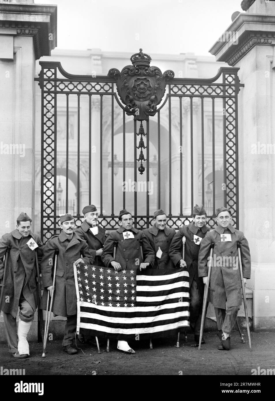 Récupération des États-Unis Soldats emmenés pour voir les sites, Marble Arch, Londres, Angleterre, Royaume-Uni, American National Red Cross Photograph Collection, entre 1917 et 1919 Banque D'Images