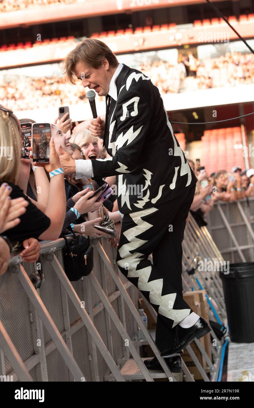Londres, Royaume-Uni. 16th juin 2023. Les ruches jouent en direct au stade Emirates qui soutient les Arctic Monkeys. Cristina Massei/Alamy Live News Banque D'Images