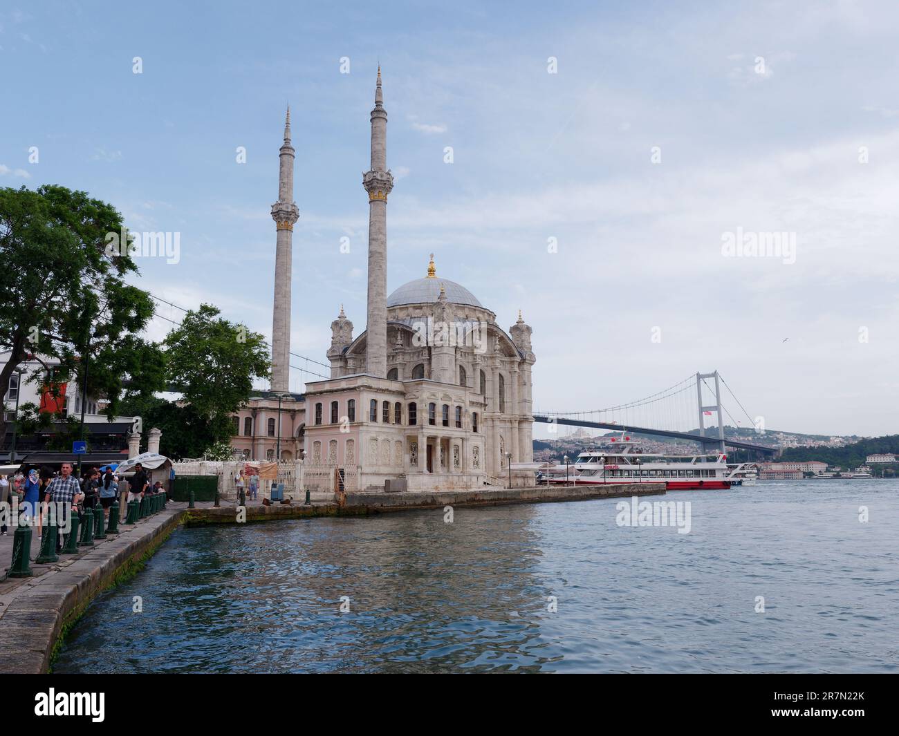 Mosquée Büyük-Mecidiye alias Mosquée Ortaköy, à Ortaköy à côté du Bosphore à Istanbul, Turquie. Banque D'Images