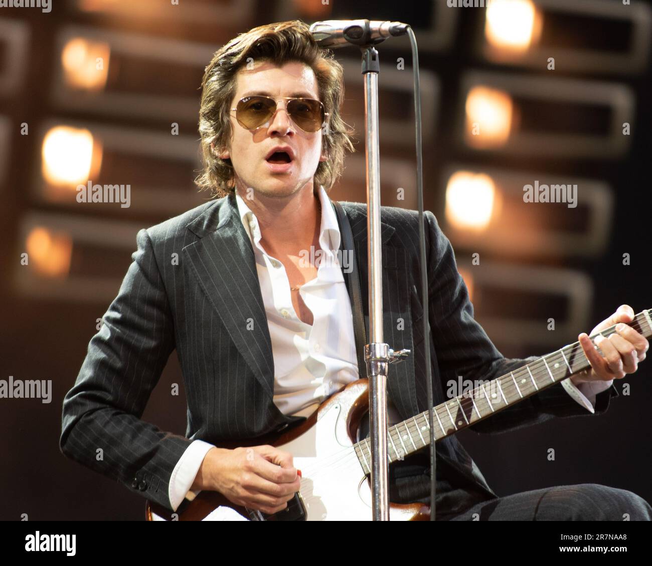 Londres, Royaume-Uni. 16th juin 2023. Arctic Monkeys joue en direct au stade Emirates. Cristina Massei/Alamy Live News Banque D'Images Londres, Royaume-Uni. 16th juin 2023. Arctic Monkeys joue en direct au stade Emirates. Cristina Massei/Alamy Live News Banque D'Images
