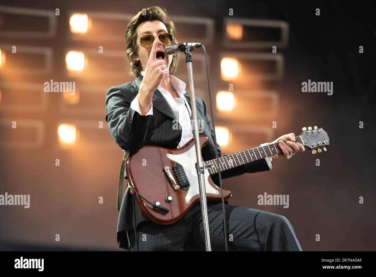 Londres, Royaume-Uni. 16th juin 2023. Arctic Monkeys joue en direct au stade Emirates. Cristina Massei/Alamy Live News Banque D'Images Londres, Royaume-Uni. 16th juin 2023. Arctic Monkeys joue en direct au stade Emirates. Cristina Massei/Alamy Live News Banque D'Images