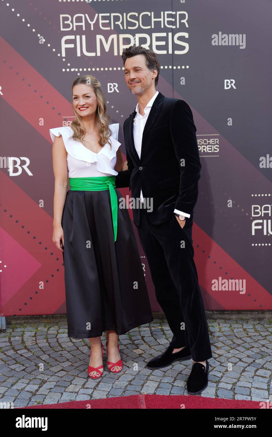 Digitalministerin Judith Gerlach et Florian David Fitz assistent au Bayerischer Filmpreis 2023 (Prix du film bavarois) au Prinzregentheater on 16 juin 2023 à Munich, en Allemagne. Banque D'Images