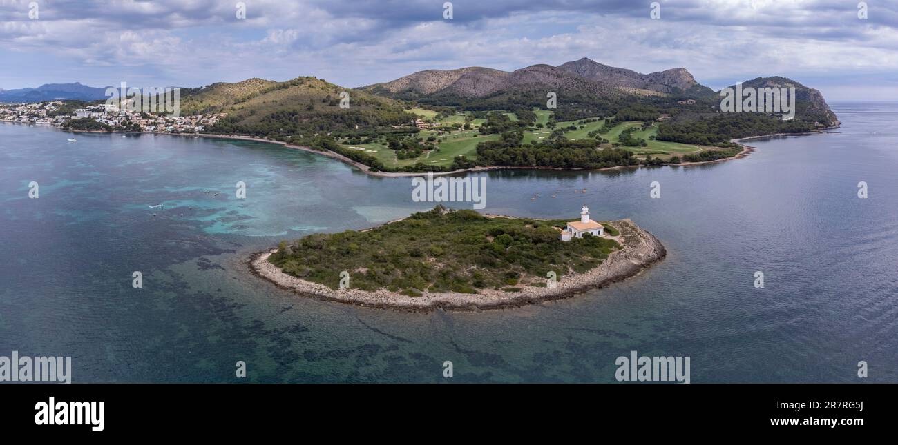 plage et île d'Alcanada, Club de Golf Alcanada, Alcudia, Majorque, Iles Baléares, Espagne Banque D'Images