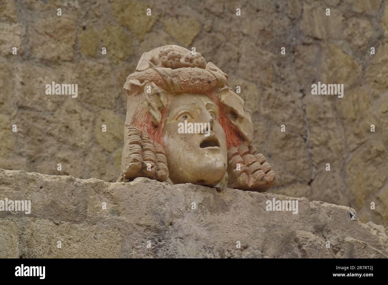 Sculpture à tête romaine, Maison de Neptune et Amphitrite, dans la ville romaine d'Herculanum détruite par l'éruption du Vésuve de AD79, Ercolano, Naples, Italie Banque D'Images