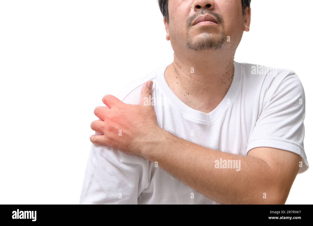 Homme avec douleur dans l'épaule. Douleur dans le corps humain isolée sur fond blanc Banque D'Images