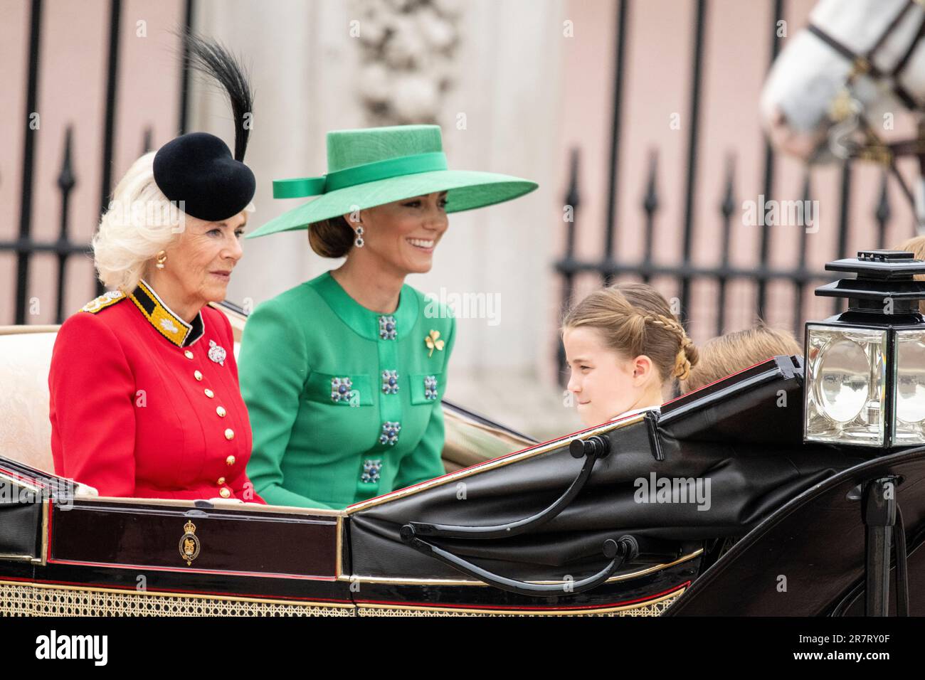 Londres, Royaume-Uni. 17 juin 2023. HM la Reine et HRH la princesse de Galles arrivent à Trooping la couleur dans une calèche. C'est la première Trooping à laquelle le roi de couleur Charles III a assisté en tant que roi. Credit: Benjamin Wareing/ Alamy Live News Banque D'Images