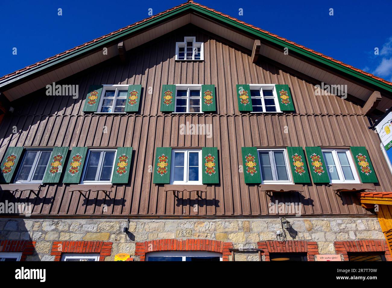 Façade à volets verts, fromage laiterie de 1896, Diepolz, Wiedemann Farm, Allgaeu, Bavière, Allemagne Banque D'Images
