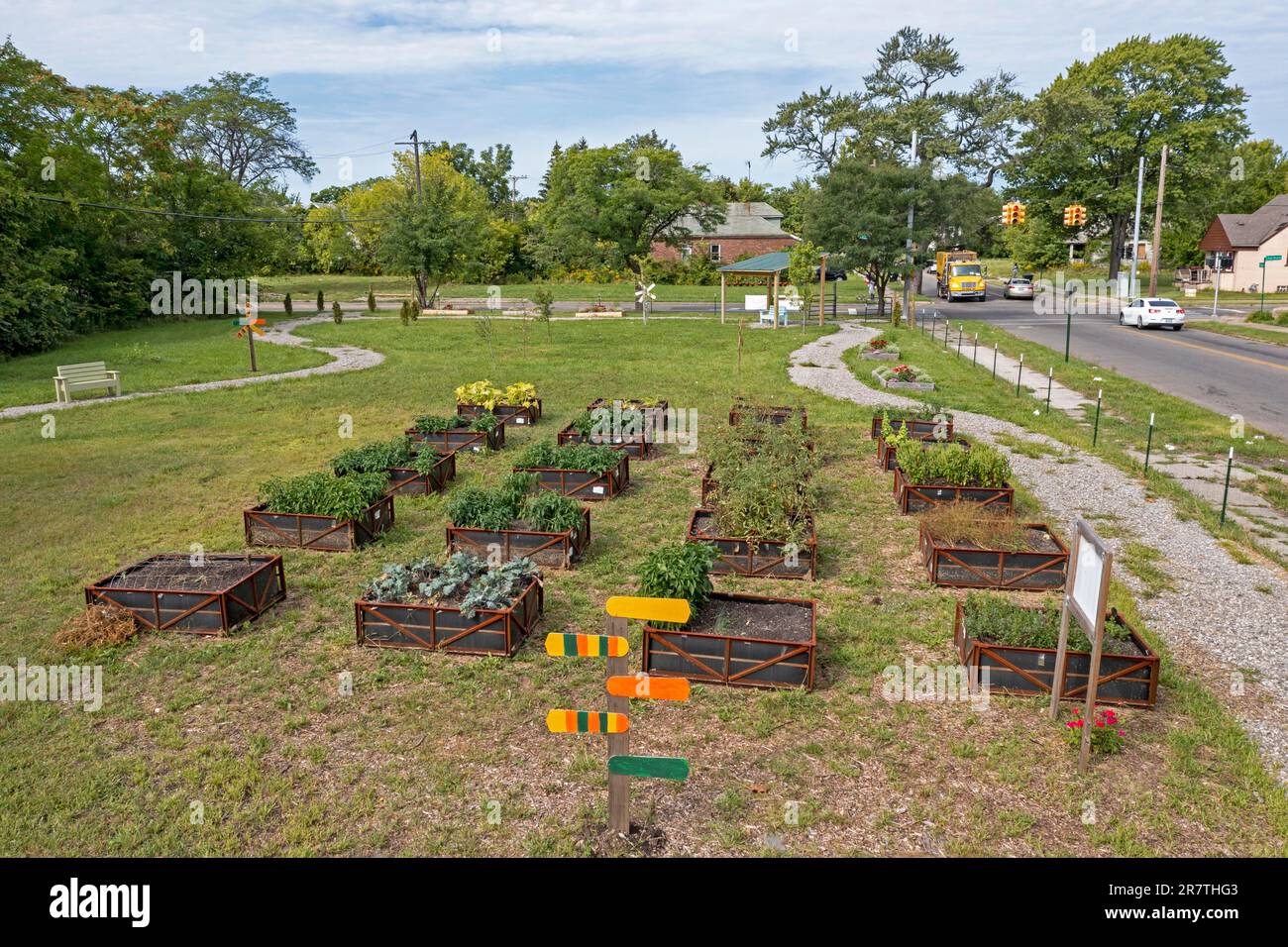 Detroit, Michigan, le jardin d'Eatin. Le jardin offre aux voisins la possibilité de cultiver leurs propres produits dans des lits surélevés. Il est parrainé par Mt. Banque D'Images
