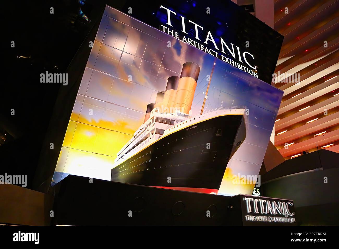 Image au-dessus de l'entrée de l'exposition Titanic The Artifact dans l'Egypte ancienne thème Luxor Las Vegas casino Hotel Las Vegas Nevada USA Banque D'Images