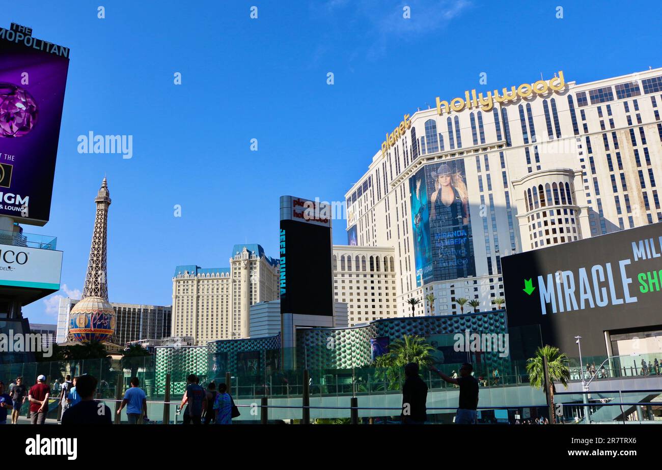 Planet Hollywood Las Vegas Resort & Casino avec le faux ballon Montgolfier et la Tour Eiffel sur Las Vegas Strip Las Vegas Nevada USA Banque D'Images