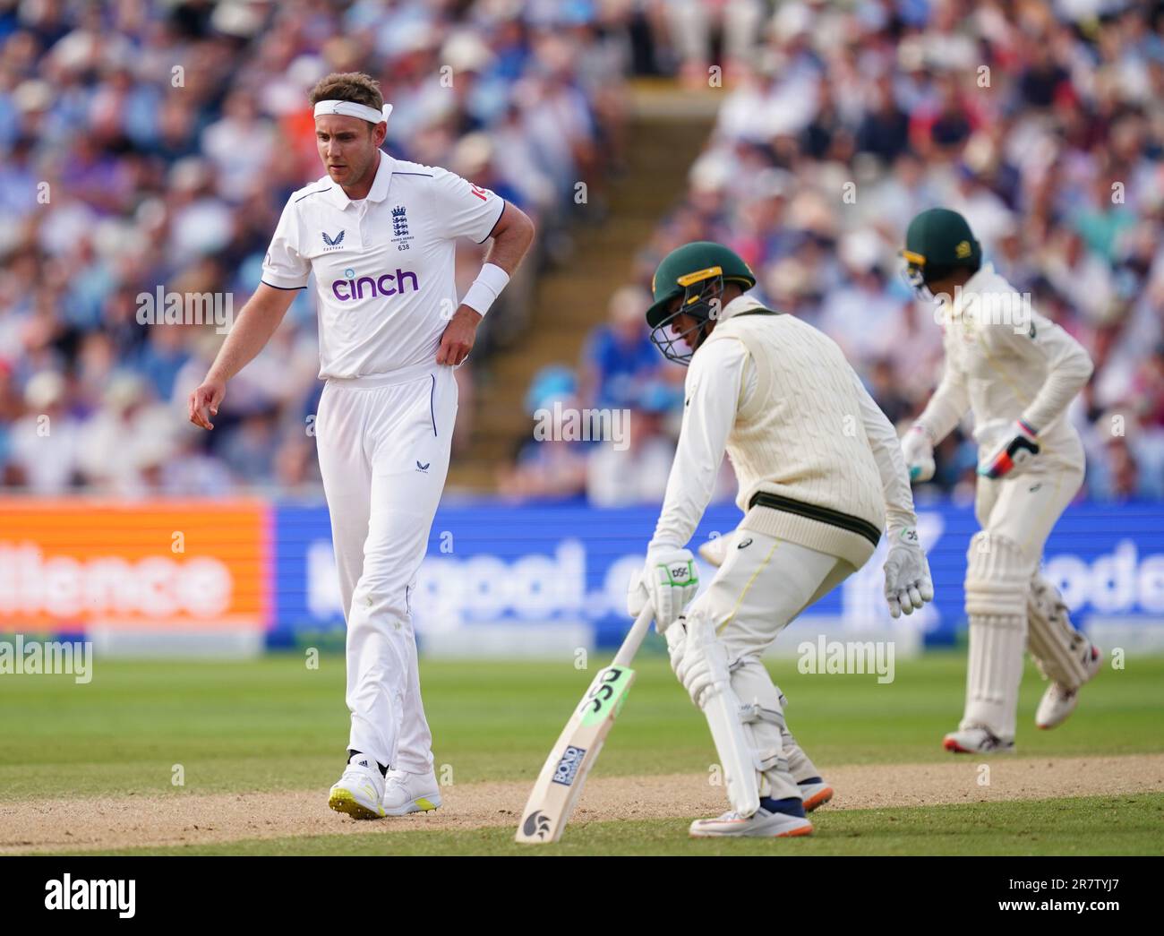 Stuart Broad d'Angleterre pendant le deuxième jour du premier match de test de cendres à Edgbaston, Birmingham. Date de la photo: Samedi 17 juin 2023. Banque D'Images