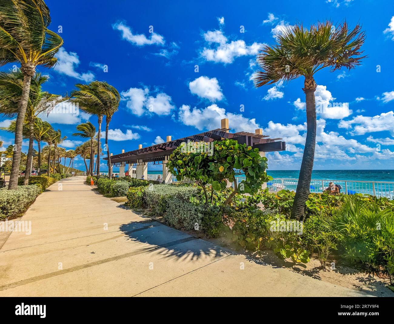 Le Lake Worth Florida Pier et les vagues sur la plage Banque D'Images