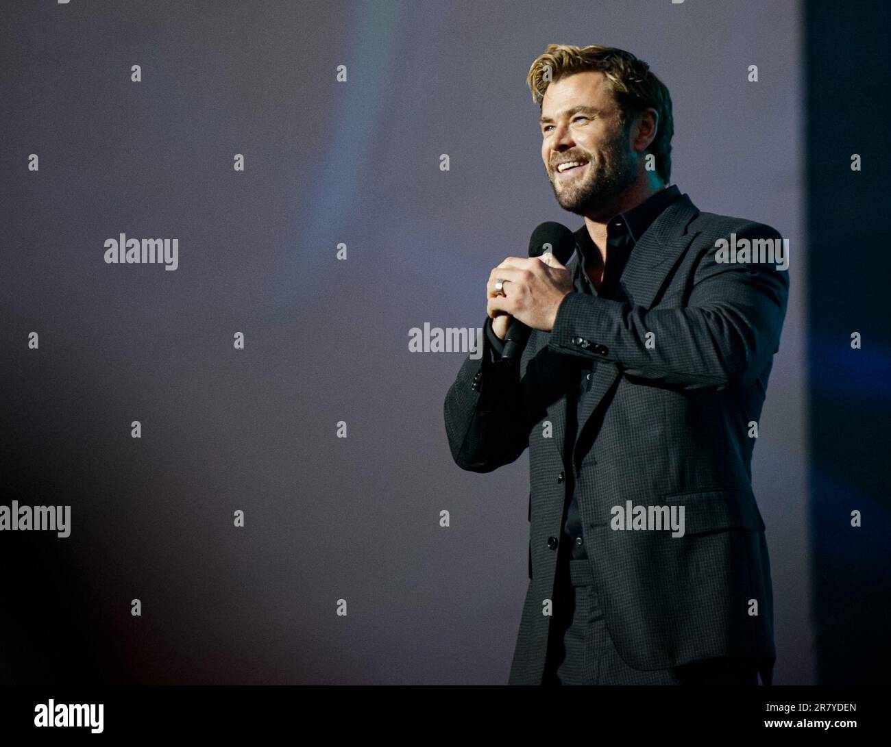 Sao Paulo, Brésil. 17th juin 2023. Chris Hemsworth, acteur australien, est sur scène à l'événement mondial de Netflix, « Tudum ». Après deux ans d'événement virtuel, « Tudum » a rassemblé des milliers de fans sur place et a pu être diffusé dans le monde entier. Le rassemblement est nommé d'après le son qui est entendu avant le début d'une série sur Netflix. Hemsworth joue Thor dans « Guardians of the Galaxy » de Marvel. Crédit : Tuane Fernandes/dpa/Alay Live News Banque D'Images