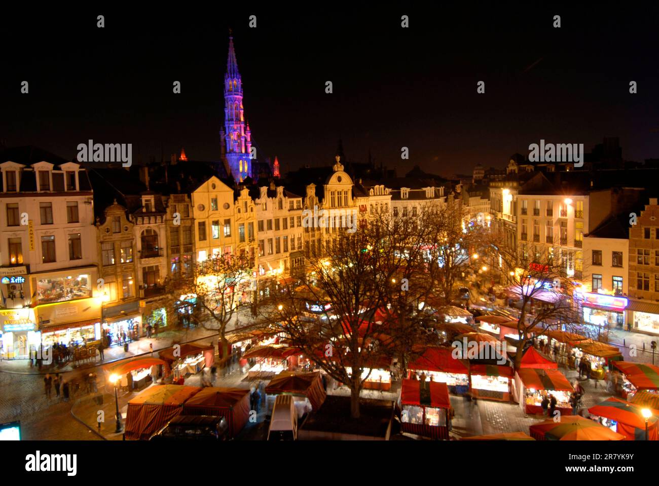 Marché de Noël le soir, Bruxelles, Brabant, Belgique Banque D'Images