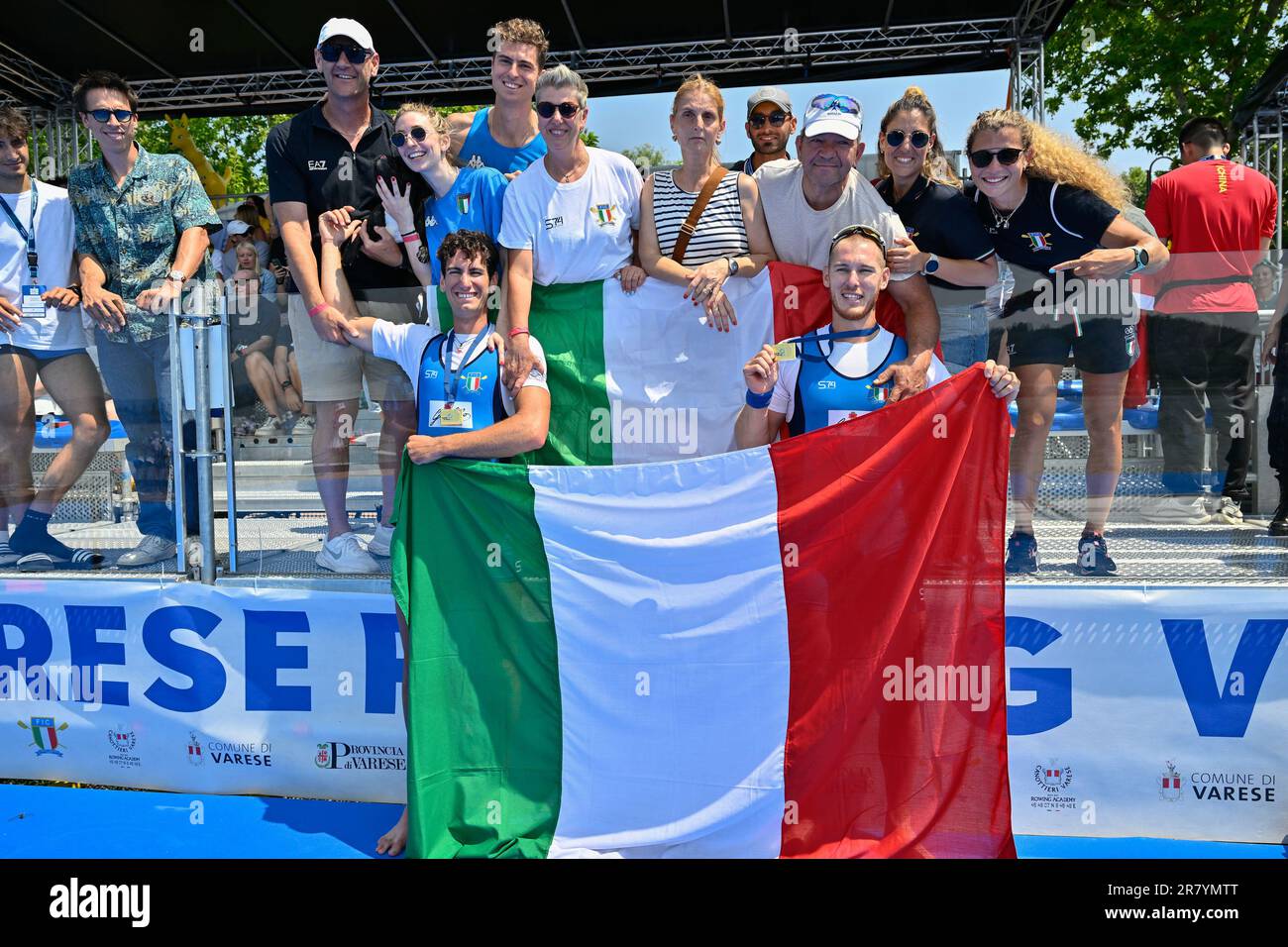 Varese, Italie. 18th juin 2023. Varèse, Varèse, Italie, 18 juin 2023, Hommes Double Sculpls semi-fin: Luca Rambaldi - Matteo Sartori (ITA) 1 classé et supporter pendant la coupe d'aviron du monde 2023 II - Canoying crédit: Live Media Publishing Group/Alay Live News Banque D'Images