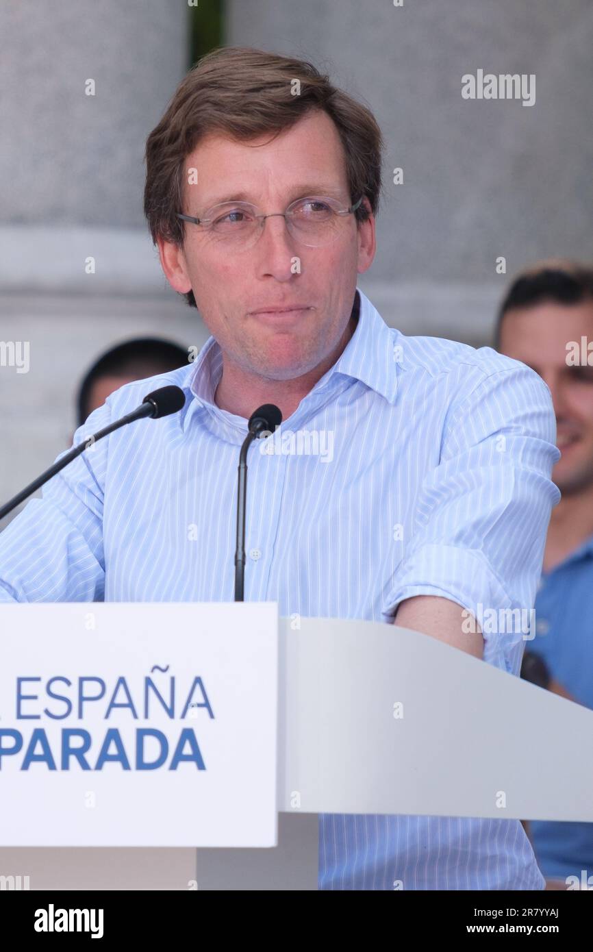 José Luis Martínez -Almeida lors d'un rassemblement pré-campagne à Madrid, sur 18 juin 2023, Espagne. Avant les élections législatives anticipées de 23 juillet. Banque D'Images