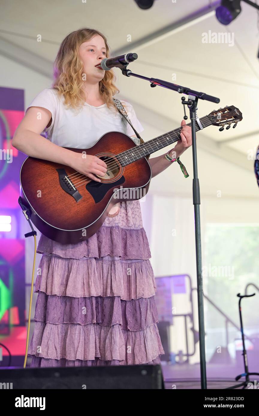 Paris Paloma se produit au cours du 3 e jour du festival de musique et d'arts Bonnaroo 2023 sur 17 juin 2023 à Manchester, Tennessee. Photo : Darren Eagles/imageSPACE Banque D'Images