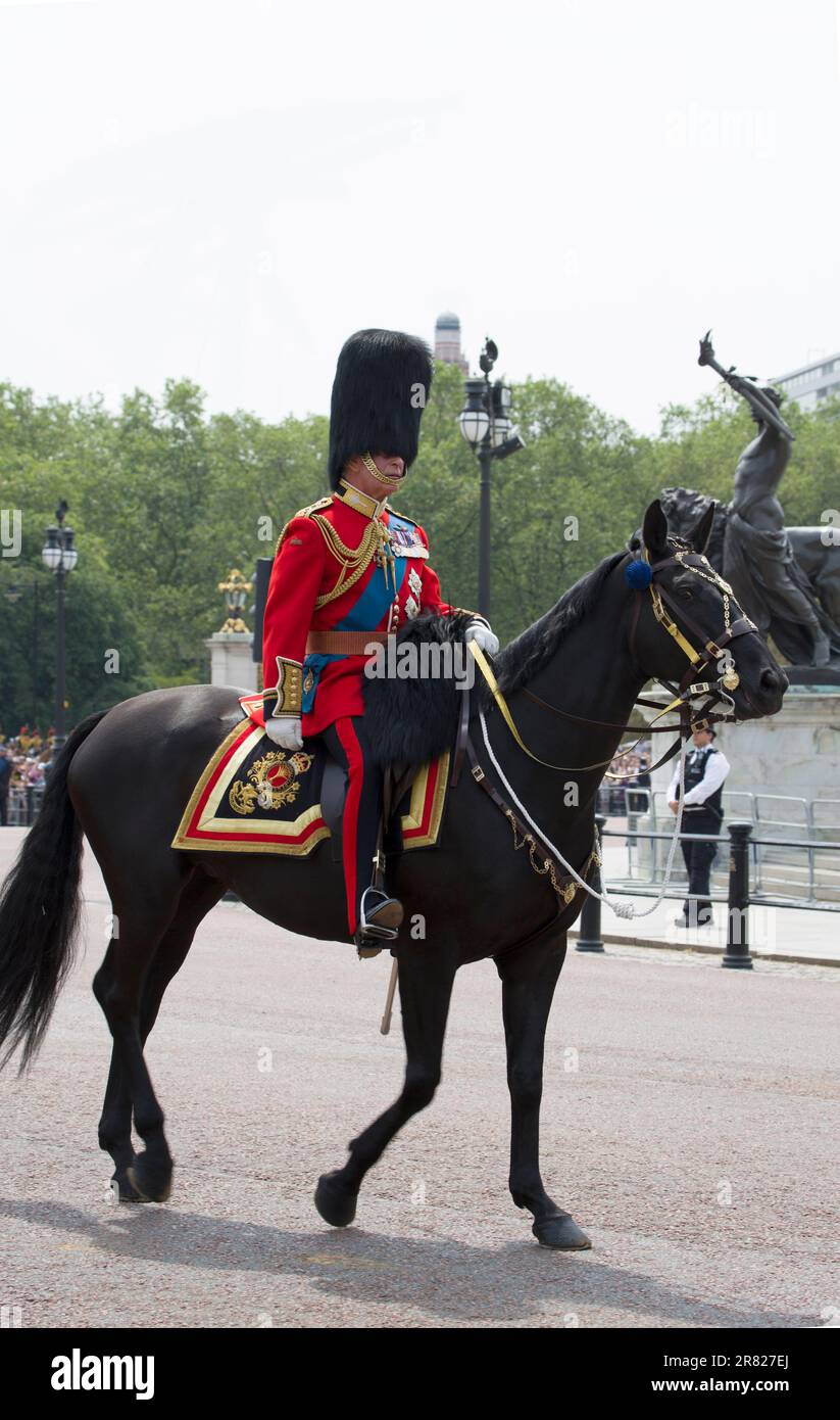 Le roi Charles III monté sur cheval Noble Trooping the Colour Color The Mall London England Banque D'Images