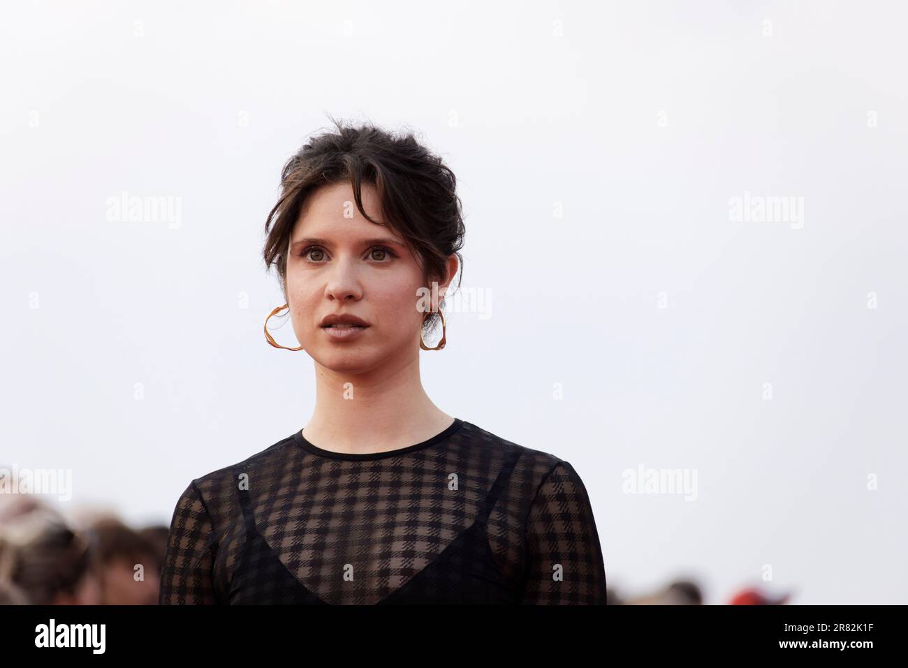 Cabourg, France. 17th juin 2023. Daphné Patakia assiste à la cérémonie