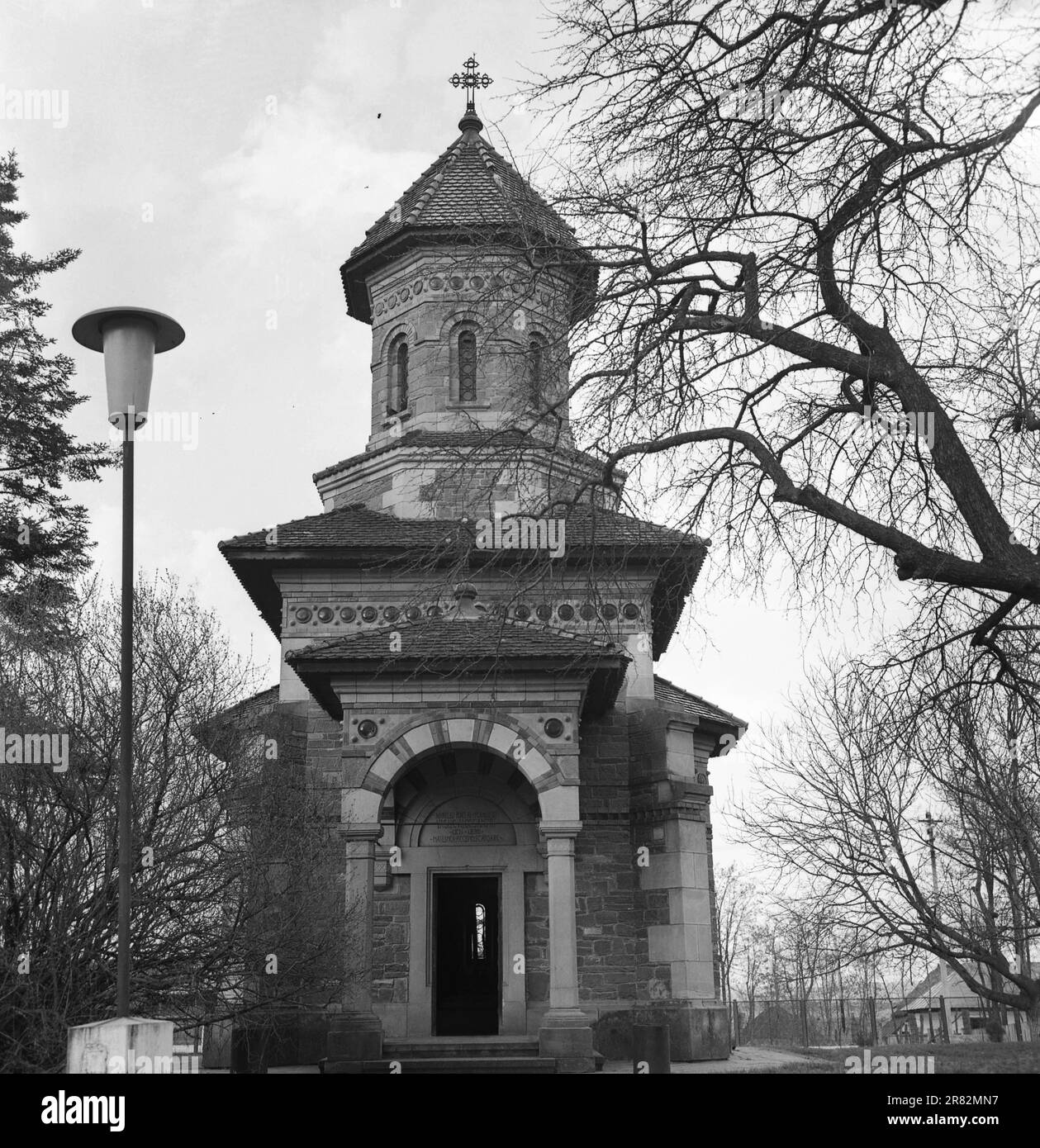 Mircesti, Comté d'Iasi, Roumanie, env. 1977. Vue extérieure du mausolée du poète Vasile Alecsandri, monument historique datant de 1925, conçu par le célèbre architecte Nicolae Ghica-Budești. Banque D'Images