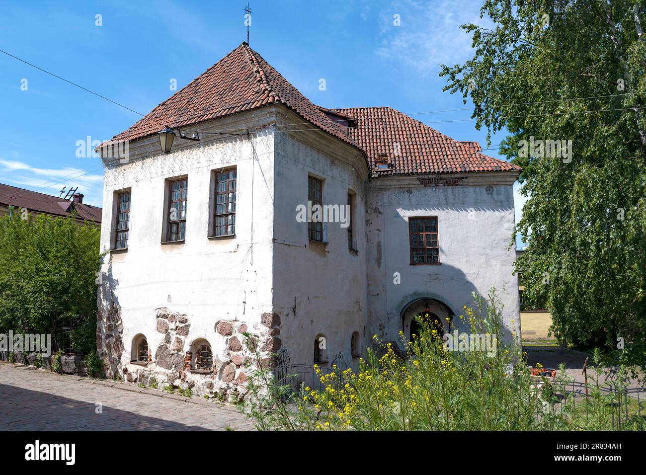 Vue sur le bâtiment médiéval de l'église de Saint Jacinthe (Maison du chevalier, Maison de Janish) - l'un des plus anciens bâtiments médiévaux de Vyborg Banque D'Images