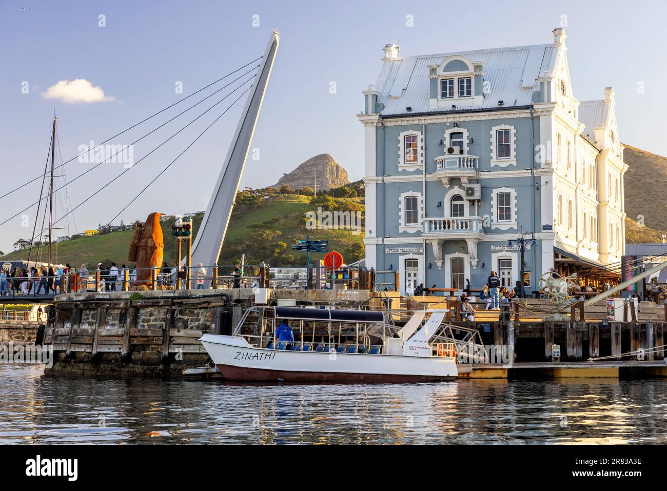 Port de commerce africain dans le front de mer de V&A - le Cap, Afrique du Sud Banque D'Images