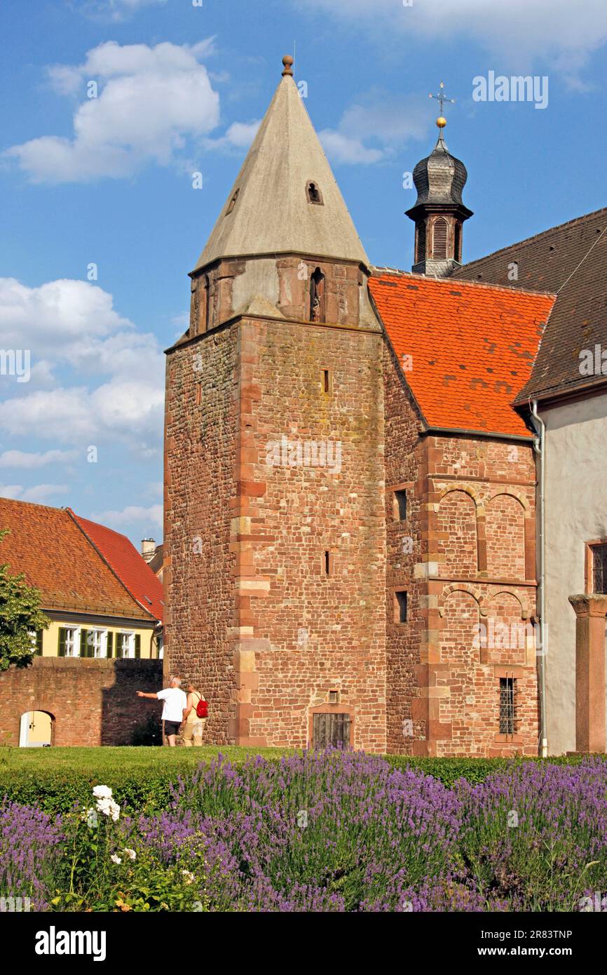 Clocher roman, chapelle Saint-Laurent Sebastian, Vieille ville de Ladenburg, Bade-Wurtemberg, fortification de la ville, Allemagne Banque D'Images