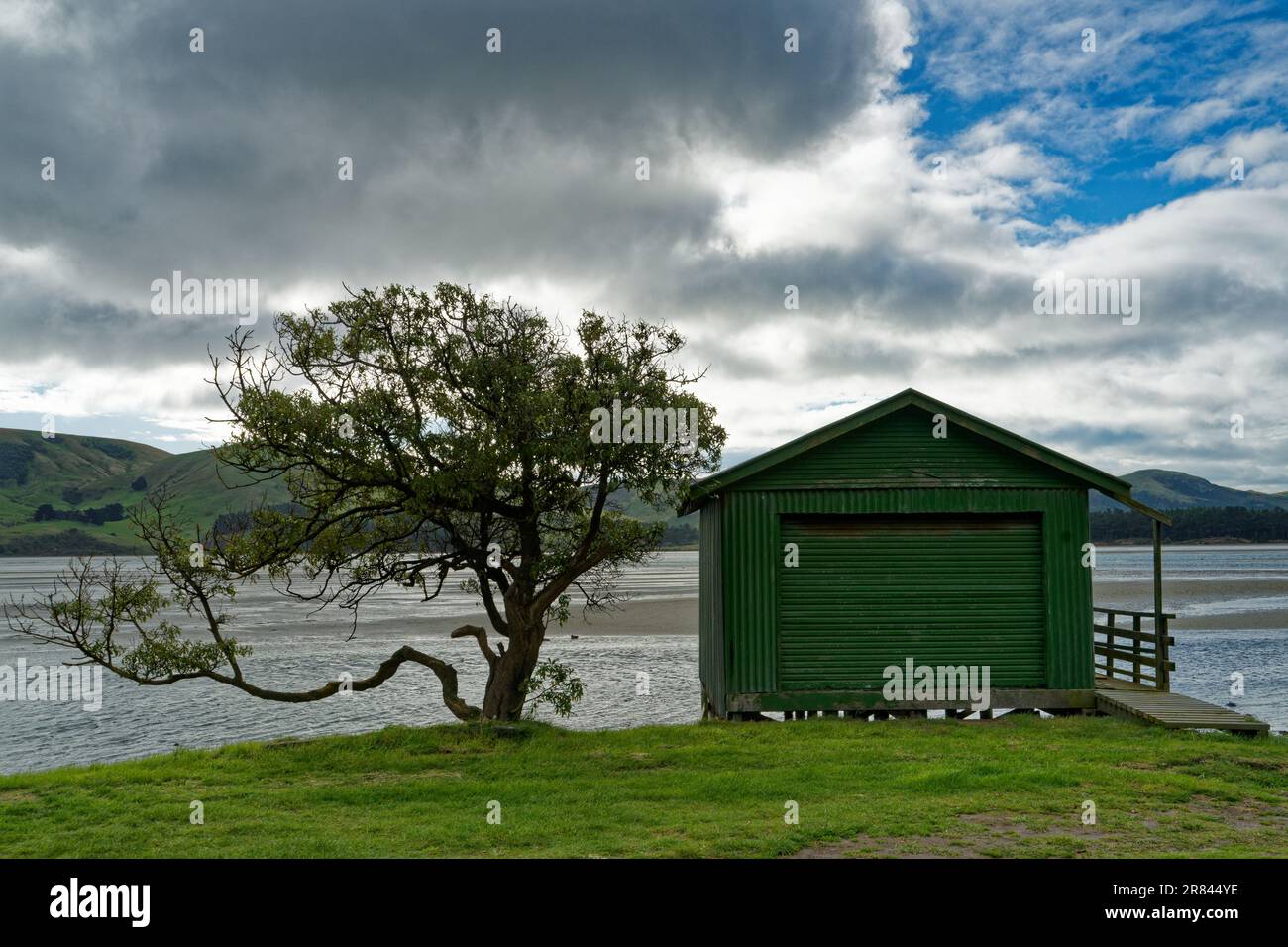 Boatshed sur la péninsule d'Otago. Dunedin, île du sud, Aotearoa / Nouvelle-Zélande Banque D'Images