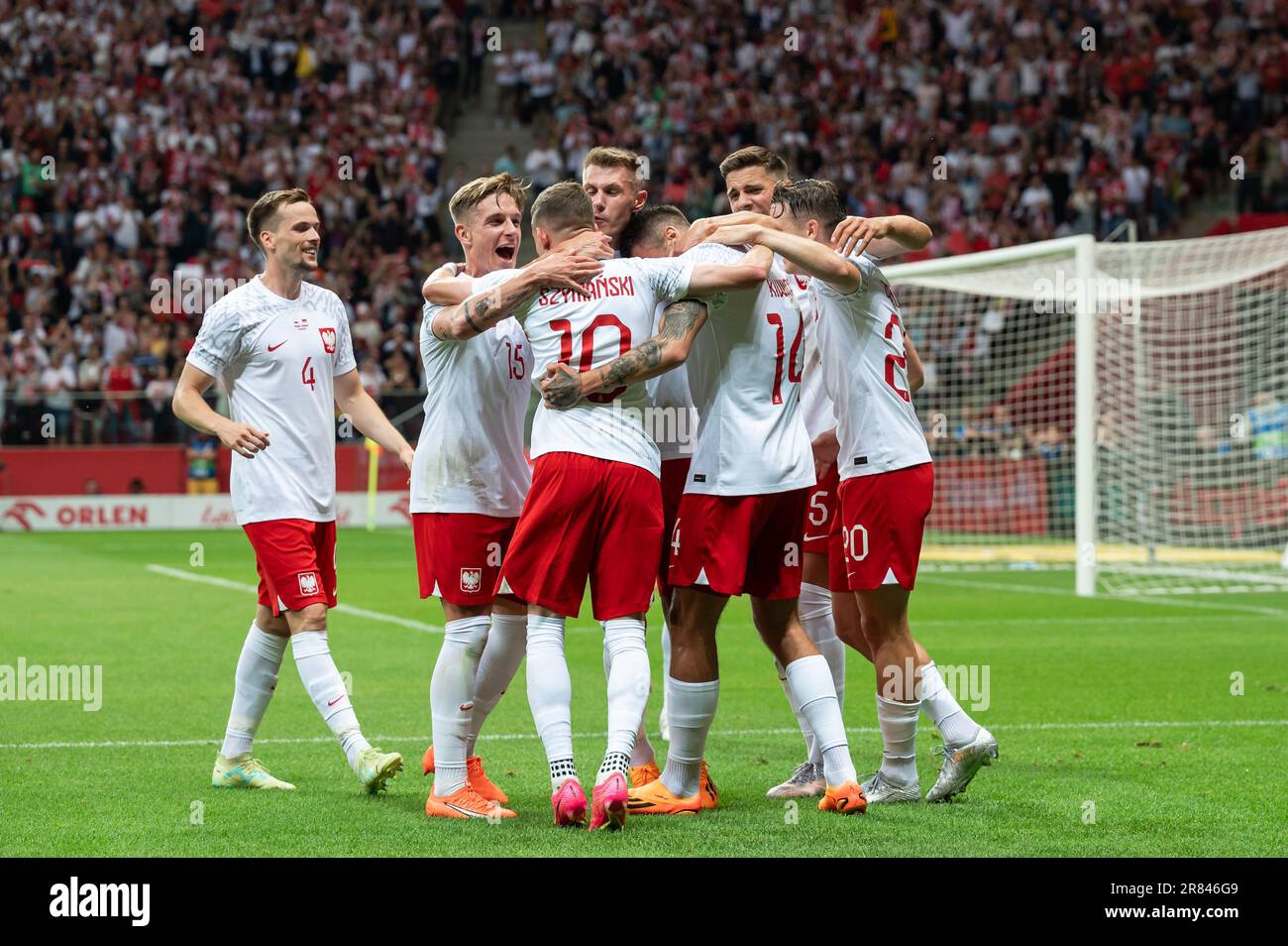 VARSOVIE, POLOGNE - 16 JUIN 2023: Match de football amical Pologne contre Allemagne 1:0. L'équipe de Pologne se réjouisse après avoir marqué son objectif. Banque D'Images
