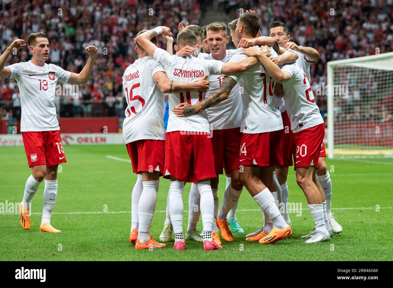 VARSOVIE, POLOGNE - 16 JUIN 2023: Match de football amical Pologne contre Allemagne 1:0. L'équipe de Pologne se réjouisse après avoir marqué son objectif. Banque D'Images