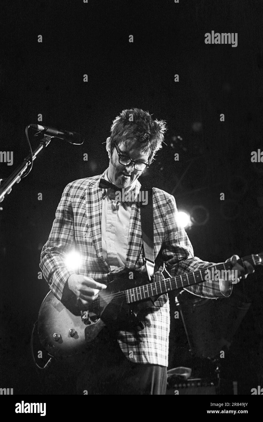 E – Mark Oliver Everett – du groupe Eeels jouant au Reading Festival, Reading, Royaume-Uni, le 23 août 1997. Photo : Rob Watkins Banque D'Images