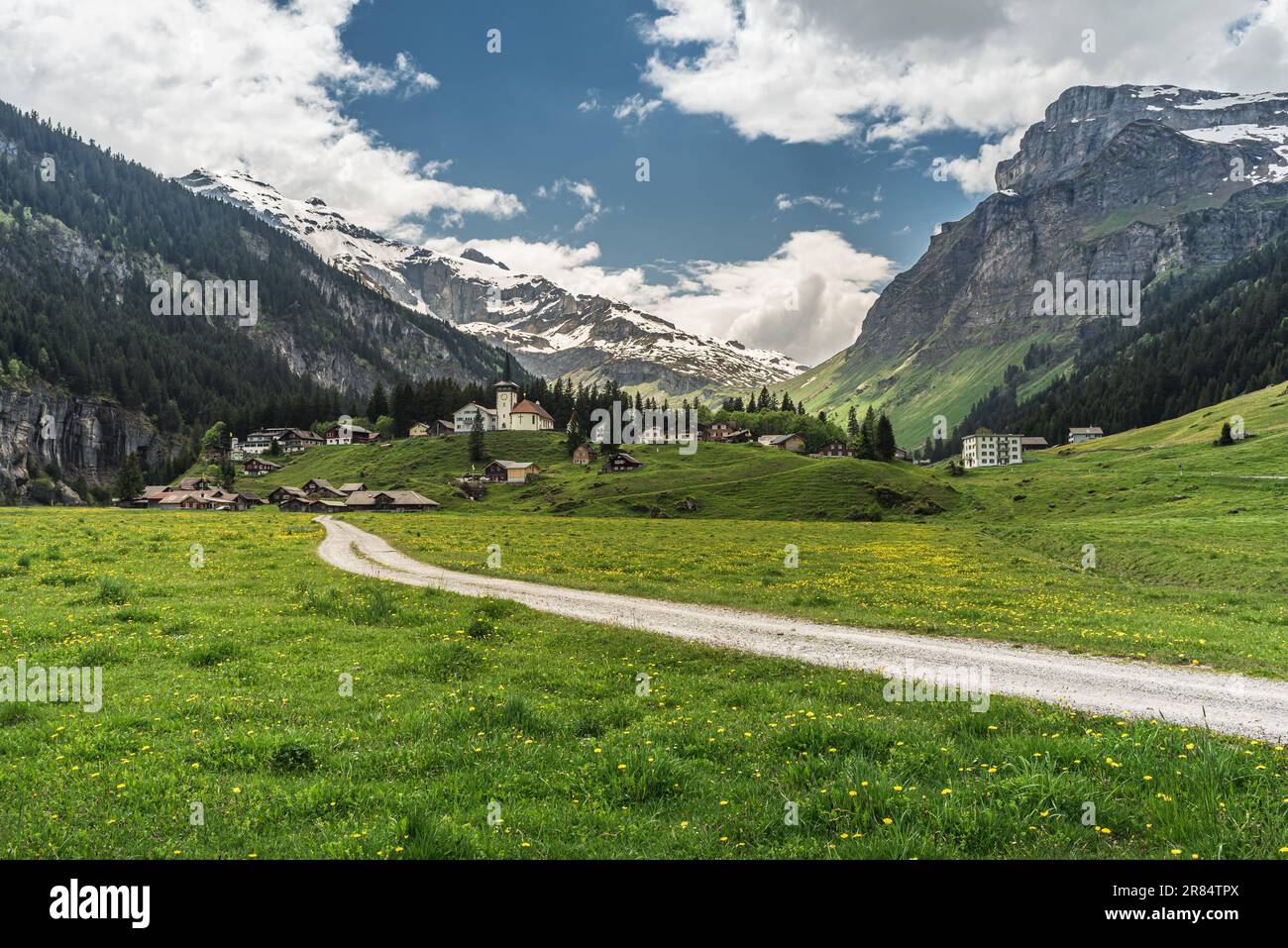 Le village d'Urnerboden dans les Alpes suisses près de Klausenpass, Spiringen, canton d'Uri, Suisse Banque D'Images