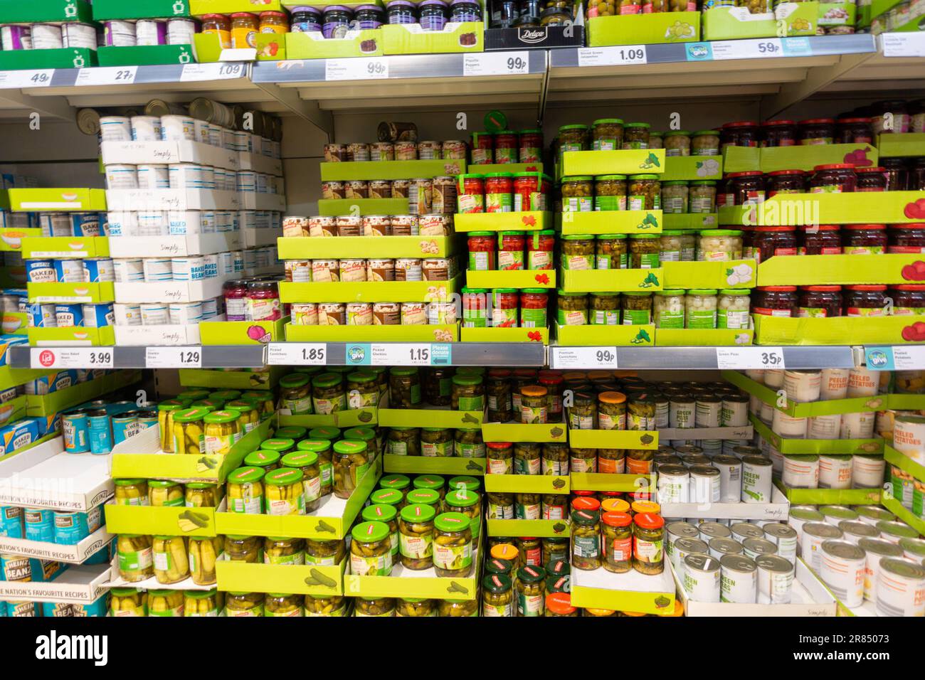Conserves en conserve, conserves alimentaires, lidl, ashford, kent, royaume-uni Banque D'Images