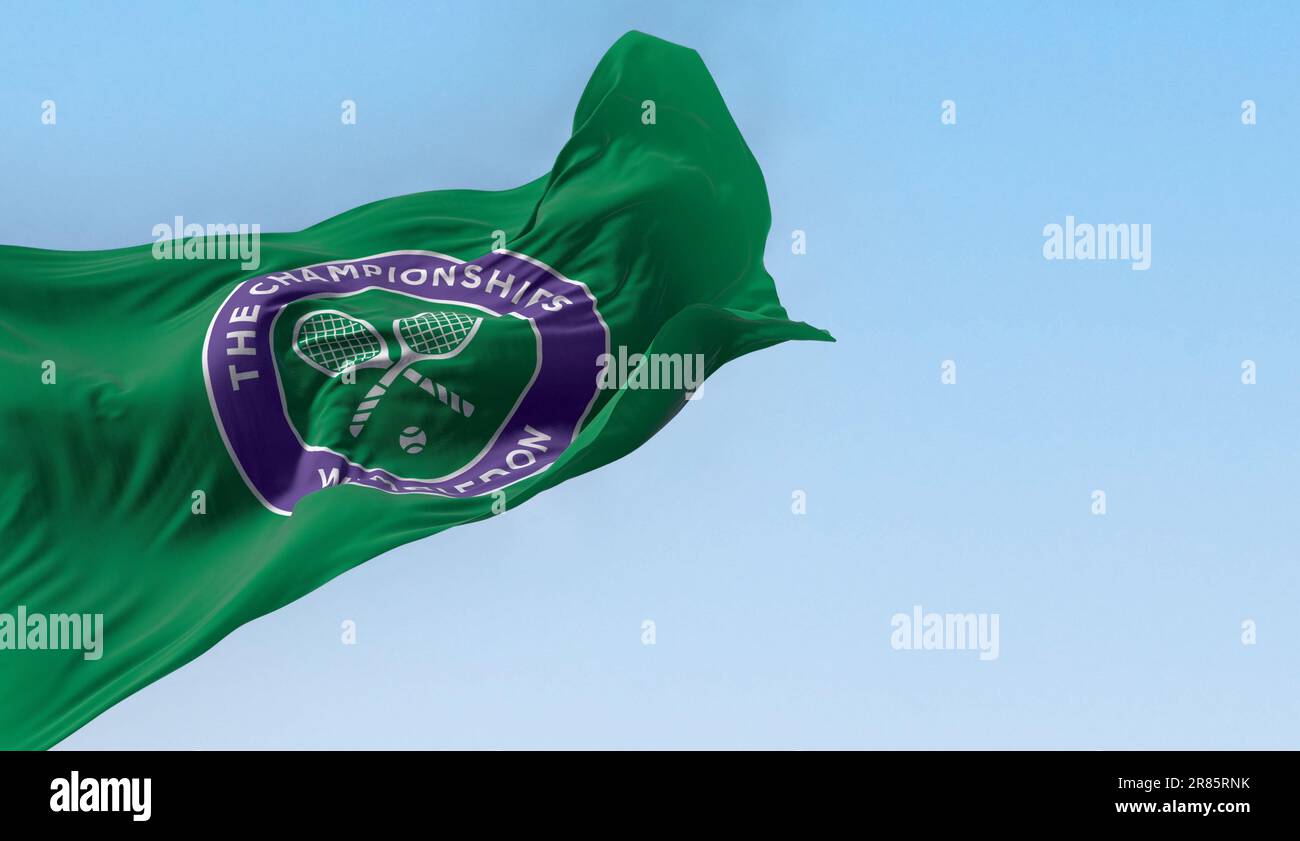 Londres, Royaume-Uni, mai 2023 : drapeau avec le logo du championnat de Wimbledon qui agite dans le vent. Le tournoi de Wimbledon est un tournoi de tennis majeur. Ilustativ Banque D'Images