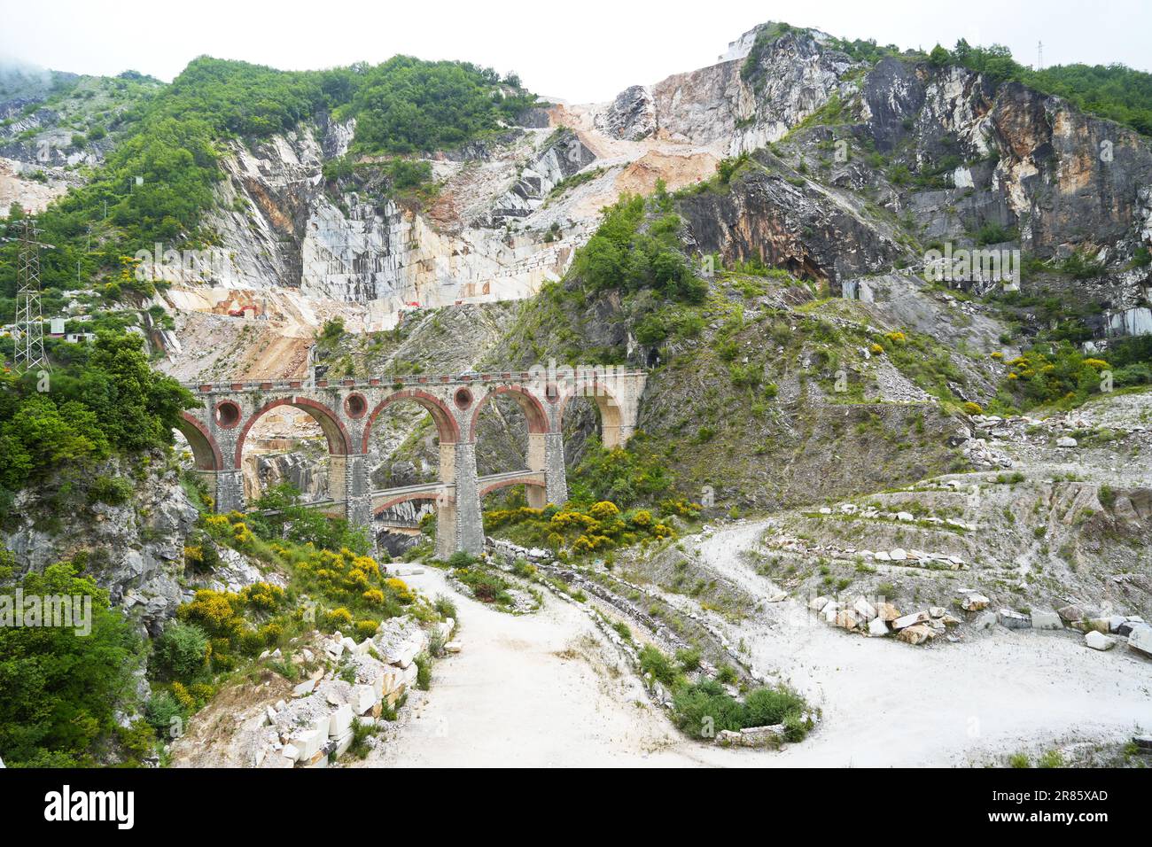 Ponts Ponti di Vara dans les carrières de marbre de Carrare, Toscane, Italie Banque D'Images