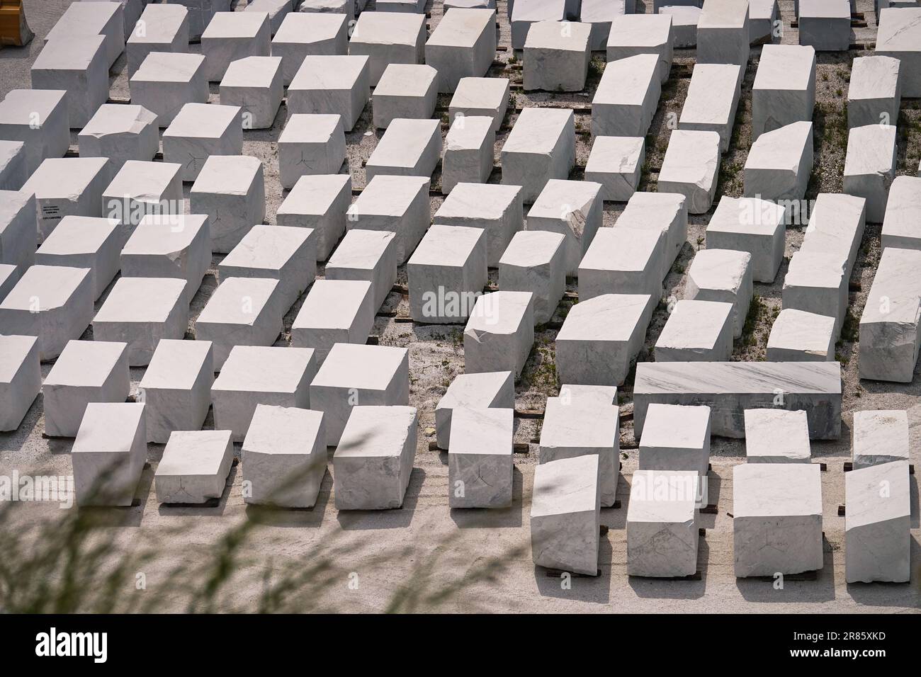 CARRARA, ITALIE - 10 juin 2023 : vue sur le site industriel de la carrière de marbre de Carrara Banque D'Images
