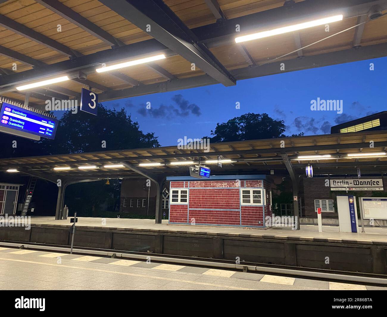 S Bahn Station Berlin Wannsee Banque D'Images