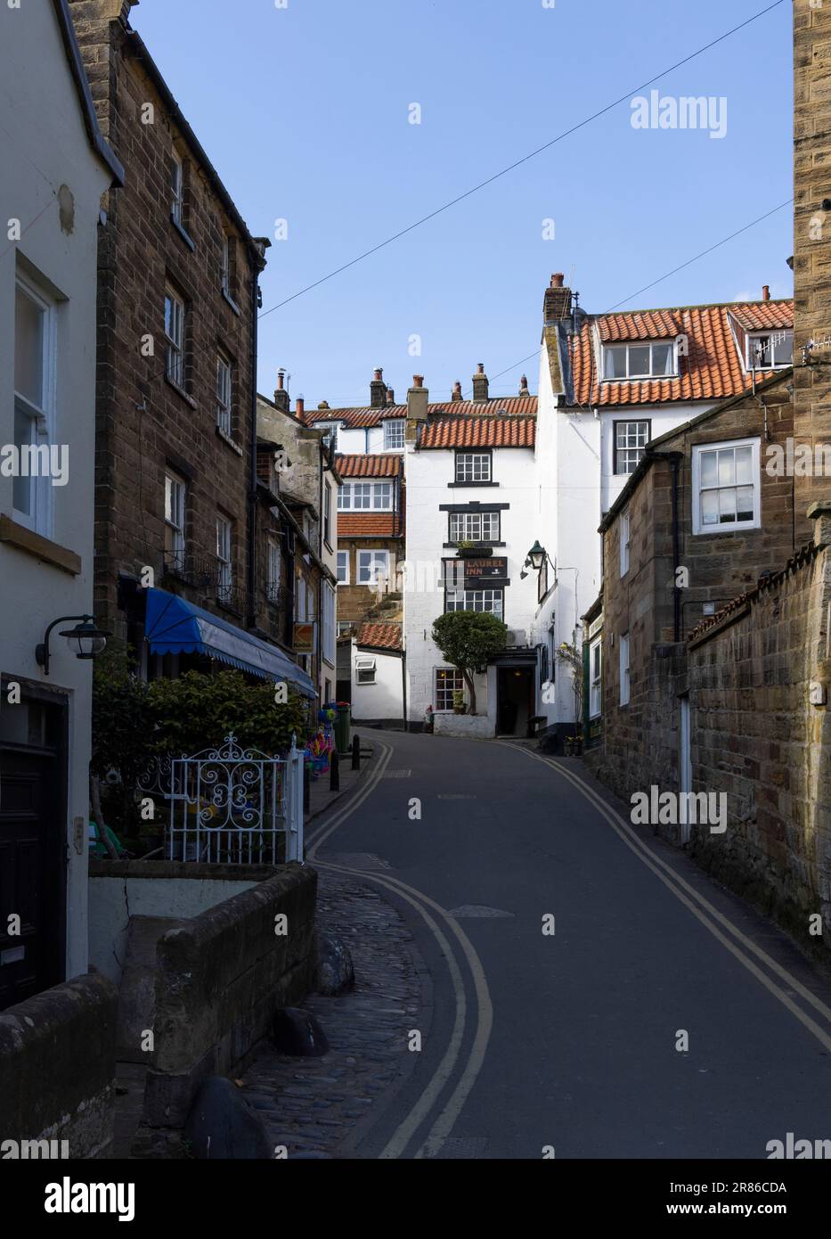Une rue étroite dans Robin Hood's Bay Banque D'Images