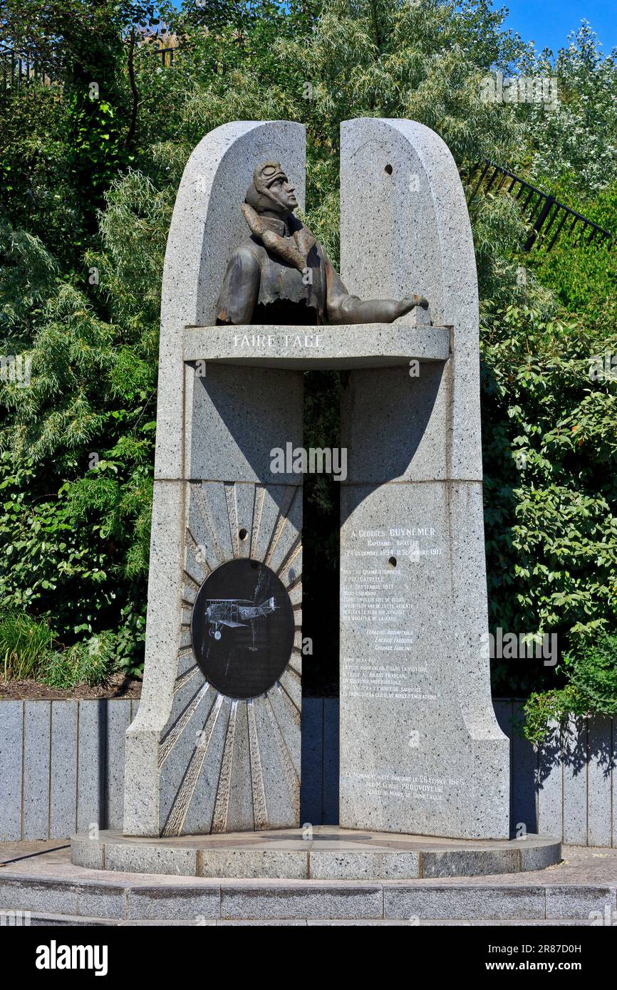 Mémorial à l'ace du combattant du service aérien de la première Guerre mondiale français et capitaine de héros national Georges Guynemer (1894-1917) à Dunkirk (Nord), France Banque D'Images