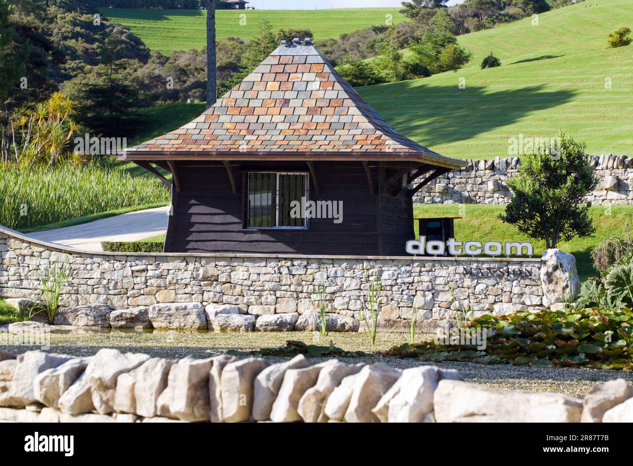 Résidence Dotcom. La résidence de Kim Dotcom, qui a été arrêtée dans le cadre d'une enquête américaine sur une violation du droit d'auteur, Coatesville, Auckland, Nouvelle-Zélande, lundi, 23 janvier 2012. Banque D'Images