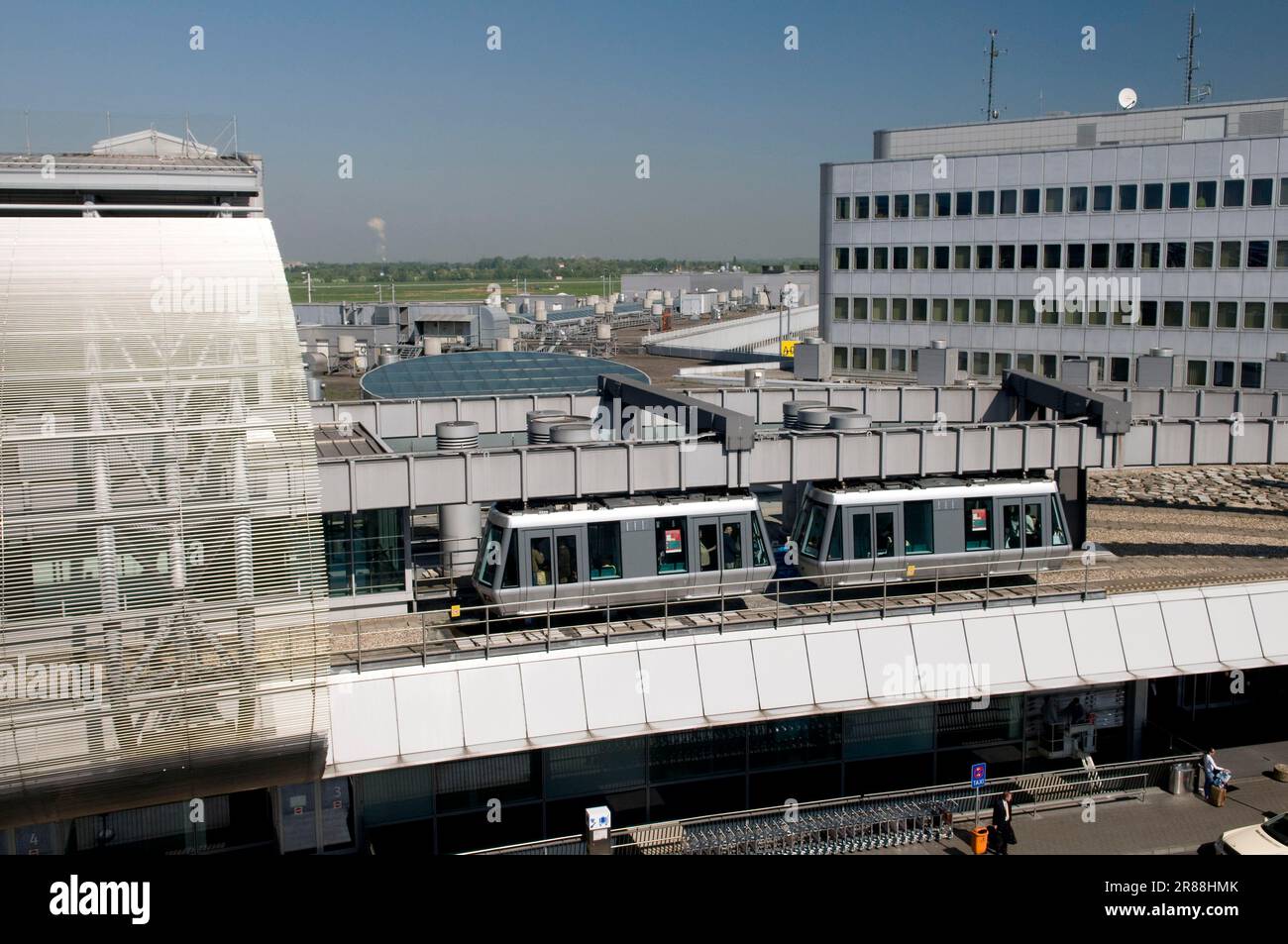 Suspension railway, Skytrain, Duesseldorf Airport, Duesseldorf, North Rhine-Westphalia, Germany Banque D'Images