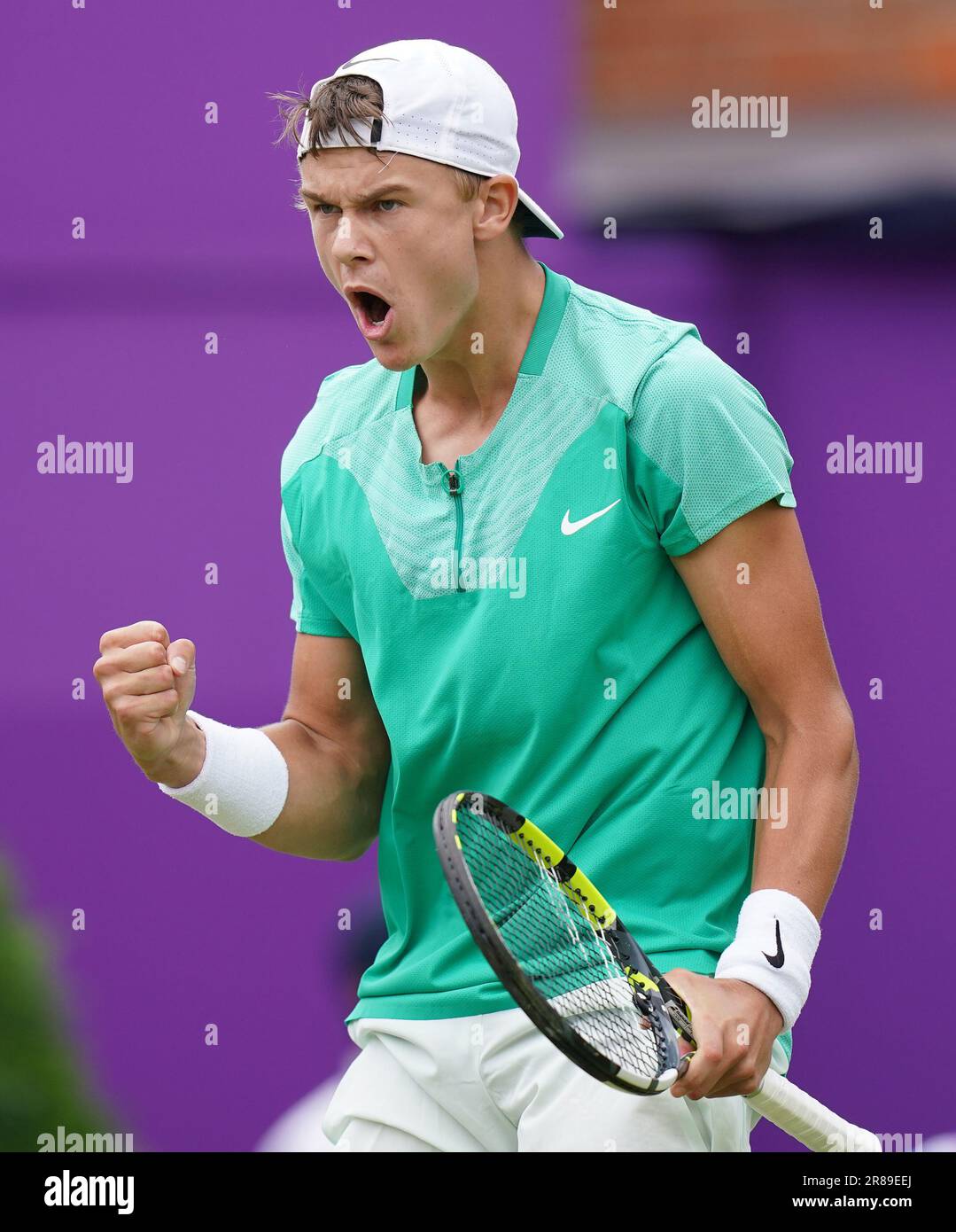 Holger Rune réagit contre Maxime Cressy lors du match de qualification Lucky Loser du deuxième jour des 2023 Cinch Championships au Queen's Club de Londres. Date de la photo: Mardi 20 juin 2023. Banque D'Images Holger Rune réagit contre Maxime Cressy lors du match de qualification Lucky Loser du deuxième jour des 2023 Cinch Championships au Queen's Club de Londres. Date de la photo: Mardi 20 juin 2023. Banque D'Images