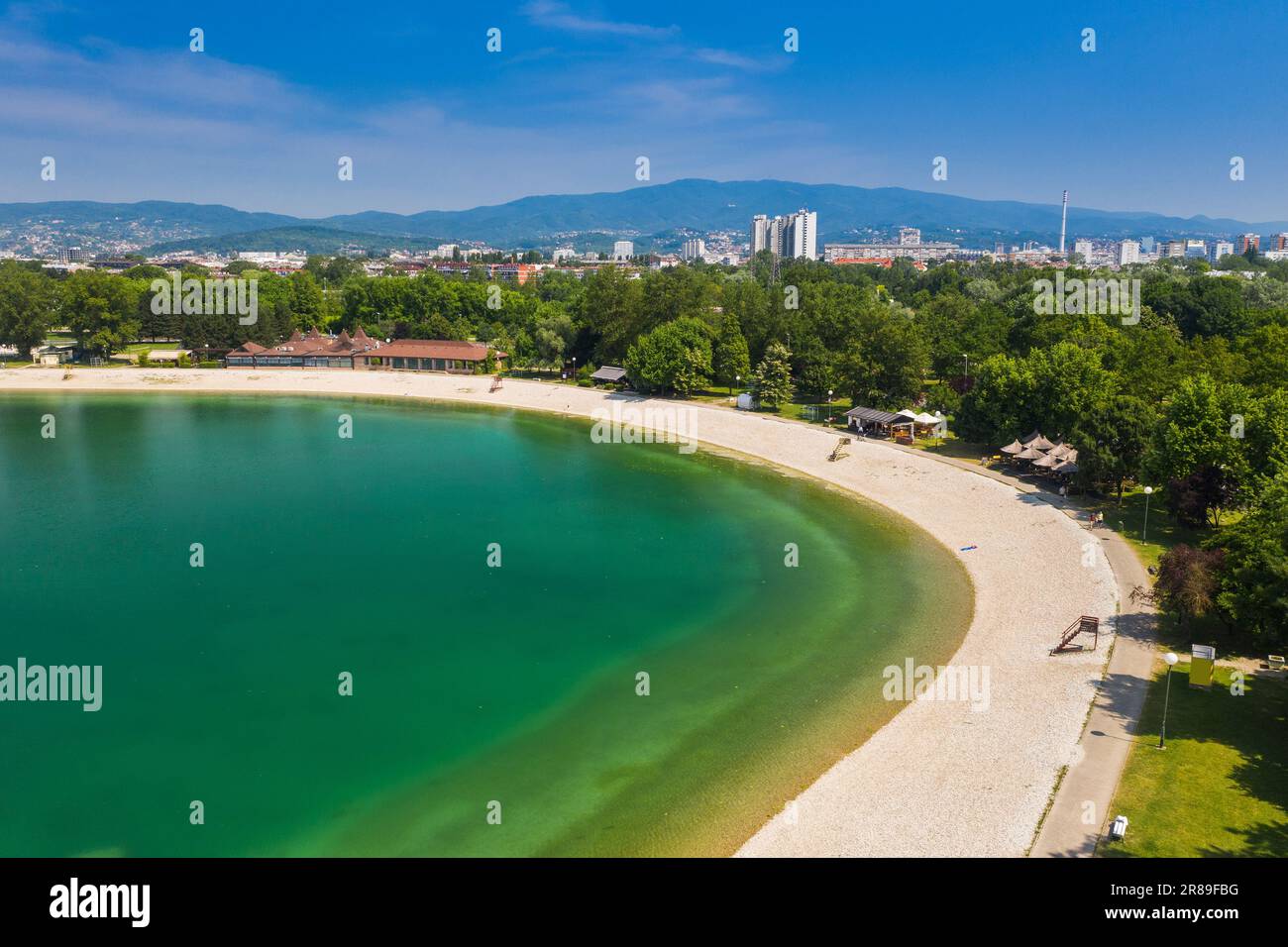 Vue aérienne du lac Jarun à Zagreb, Croatie, destination touristique Banque D'Images