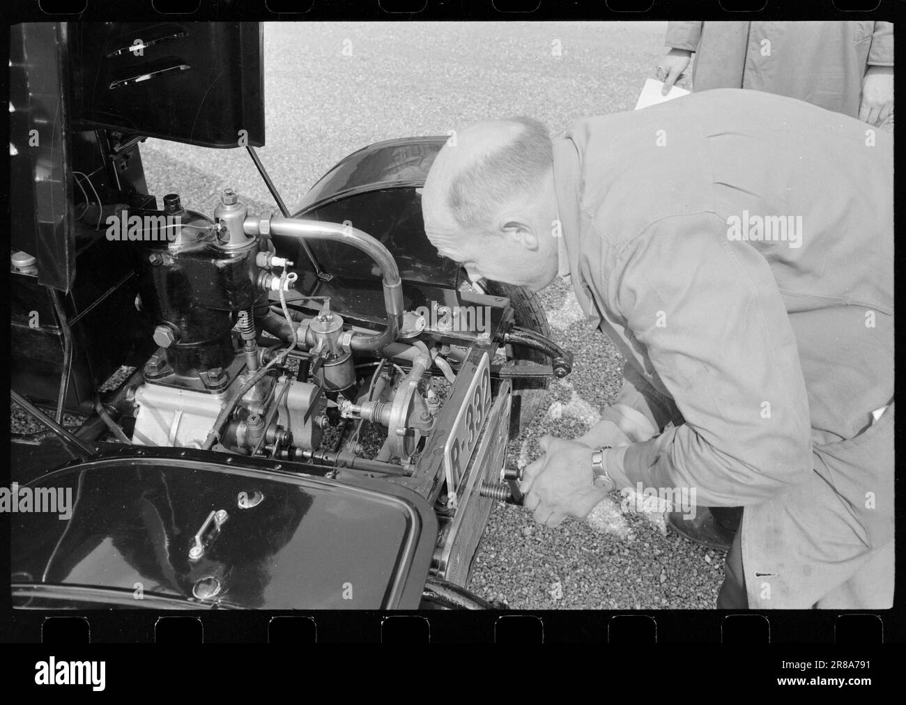 Ancienne Manivelle De Démarrage Pour Automobile à Identifier - Gravure Civile/militaire, Vintage Française