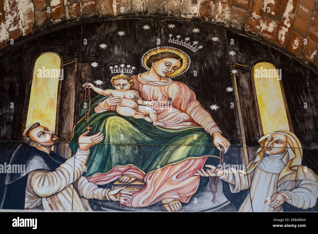 Un sanctuaire pour notre Dame du Rosaire vénéré à Pompéi. L'original se
